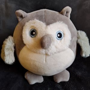 Stress ball squishy owl plush NWOT stuffies stuffed toy 7" x 7"